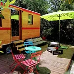 Couette-café En Garrigues 4*