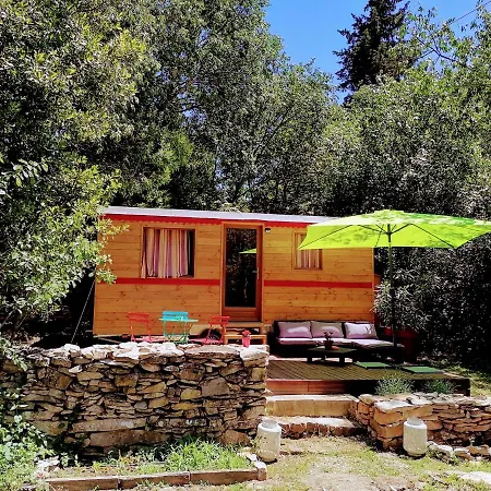 Alojamento de Acomodação e Pequeno-almoço En Garrigues 4*